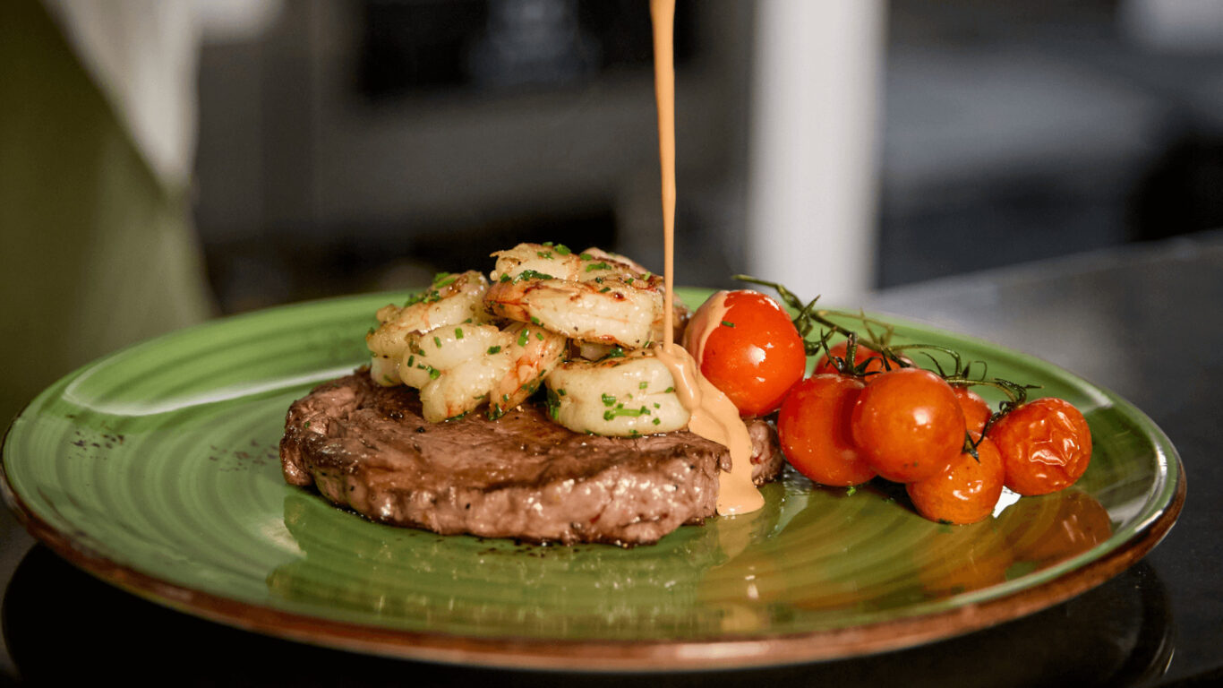 Steak & Prawns Jaspers CQ