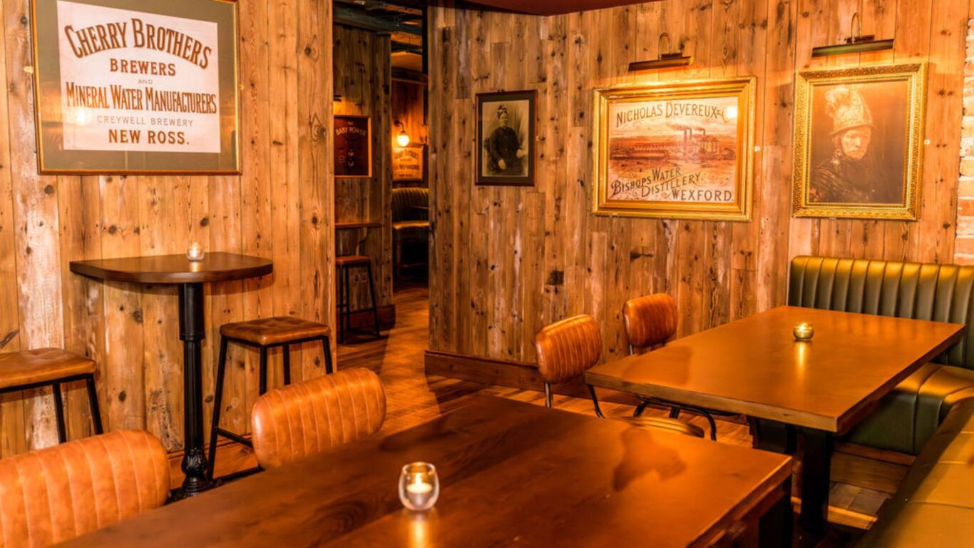 1841 Snug Crown Quarter 8