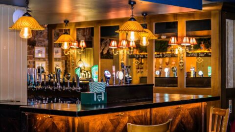 Crown Quarter Front Bar Image